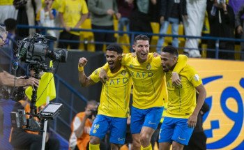 رونالدو يسجل هاتريك في فوز النصر بخماسية على الطائي