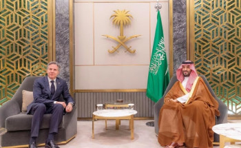 ولي العهد يبحث مع “بلينكن” تطورات غزة وجهود وقف العمليات العسكرية والتعامل مع تداعياتها الأمنية والإنسانية