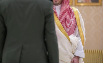 “وزير الداخلية” ينقل تهاني القيادة لمسؤولي الوزارة وقادة القطاعات بنجاح الخطط الأمنية