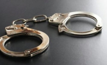 القبض على شخص لترويجه 4 كجم حشيش وأقراصًا محظورة بالمجمعة