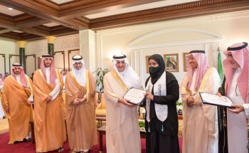 أمير تبوك حكم يكرم الطلاب والطالبات الحاصلين على المراكز الأولى في المسابقات المحلية والعالمية