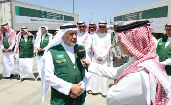 الدكتور الربيعة يُدشِّن باخرتين إغاثيتين للشعبين الفلسطيني والسوداني الشقيقين