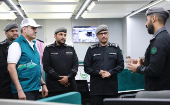 وزير النقل والخدمات اللوجستية يزور مركز العمليات الأمنية الموحدة(911)بمكة المكرمة