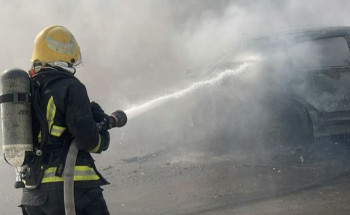 الدفاع المدني بالرياض يخمد حريقاً في مركبة بحي النزهة.. ولا إصابات