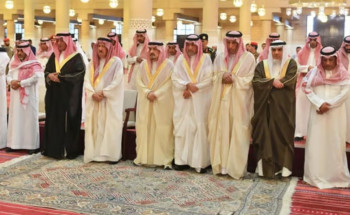 أمير الرياض يؤدي صلاة الميت على هدى بنت عبدالله الفيصل آل فرحان آل سعود