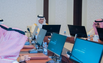 سمو الأمير سعود بن طلال بن بدر يطلع على الخطة التنفيذية لموسم صرام تمور الأحساء 2024م