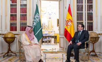 وزير الخارجية يلتقي نظيره الإسباني ويناقشان التطوّرات في غزة