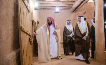 أمير القصيم يزور قصر “مشرف” بمركز روض الجواء