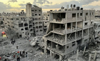 قصف إسرائيلي مكثف على مدينة غزة يعرقل انتشال الشهداء والجرحى