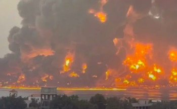 بعد استهداف تل أبيب.. قصف إسرائيلي يستهدف ميناء الحديدة