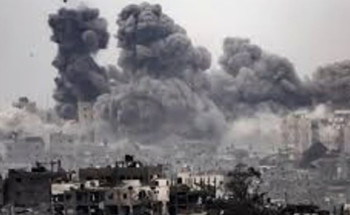 حصيلة مجزرة مدرسة النازحين في دير البلح ترتفع إلى 30 شهيداً