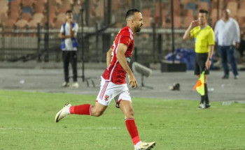 “قاضية” أفشة تقهر عناد سموحة وتتوج الأهلي المصري بطلا للدورى للمرة 44