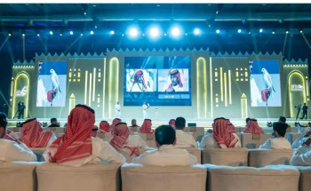 بـ 400 ألف ريال.. بيع أغلى صقر في منصة المزاد الدولي لمزارع إنتاج الصقور للعام 2024