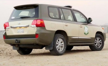 دوريات المجاهدين بعسير تقبض على مواطن لنقله 32 مخالفًا لنظام أمن الحدود