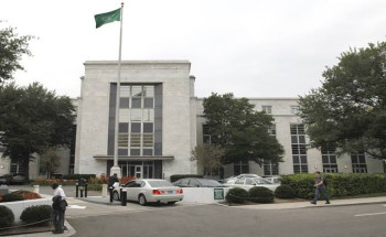 سفارة المملكة لدى الولايات المتحدة تدعو السعوديين إلى أخذ الحيطة والحذر من إعصار “ديبي”