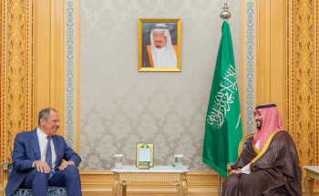سمو ولي العهد يلتقي وزير الخارجية الروسي