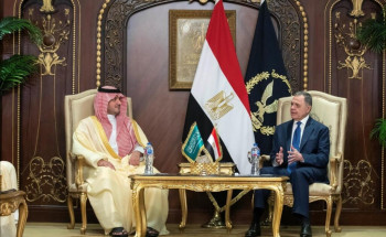 الأمير عبدالعزيز بن سعود يعقد جلسة مباحثات رسمية مع وزير الداخلية المصري