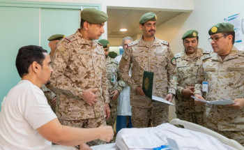 قائد القوات المشتركة يزور الجرحى والمصابين من منسوبي القوات المشتركة الذين تعرضوا للإصابة في عمليات عاصفة الحزم وإعادة الأمل