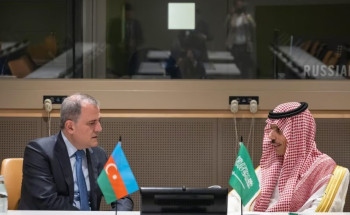 وزير الخارجية يبحث تكثيف التنسيق مع نظرائه في كوريا والدنمارك وأذربيجان