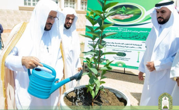 وزير الشؤون الإسلامية يدشّن مبادرة “مساجدنا حلة خضراء” لزراعة 50 ألف شجرة في الباحة