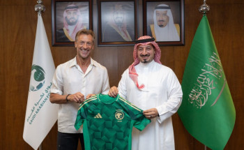 “المسحل” يجتمع بمدرب الأخضر “رينارد”.. بحضور “القاسم” و “الصادق”