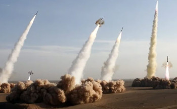 إيران تُطلق صواريخ تجاه إسرائيل.. والجيش الإسرائيلي يؤكد: 200 صاروخ أُطلقت نحونا