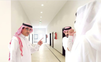 مدير “تعليم الطائف” يطّلع على أنشطة مركز الأمير سلطان وبيت الطالب