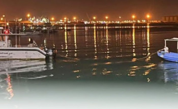 ينبع.. حرس الحدود ينقذ مواطنَين تعطلت واسطتهما البحرية في عرض البحر