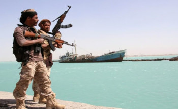 الحوثيون يعلنون تعليق عملياتهم العسكرية في الملاحة الدولية