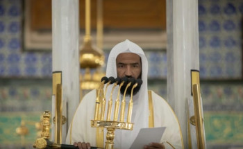 إمام المسجد النبوي يذكّر بفضل الصلاة ويحذّر من تضييعها والتغافل عنها