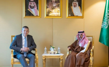 “فيصل بن فرحان” يلتقي مفوض “الأونروا” ويبحثان علاقات التعاون