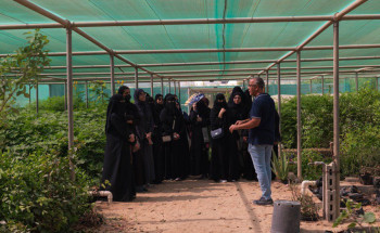 بيئة الشرقية تستقبل طالبات جامعة الإمام عبد الرحمن بن فيصل في مشتل ومنحل الزراعة بالقطيف