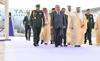 رئيس جمهورية طاجكستان يصل إلى الرياض وفي مقدمة مستقبليه نائب أمير المنطقة