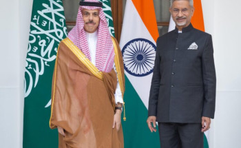 وزير الخارجية يلتقي وزير خارجية جمهورية الهند