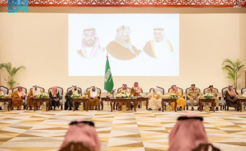 أمير منطقة المدينة المنورة يلتقي شيوخ القبائل ومديري الإدارات الحكومية المدنية والعسكرية بمحافظة ينبع