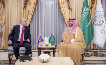 وزير الدفاع يستقبل وزير الدفاع البريطاني
