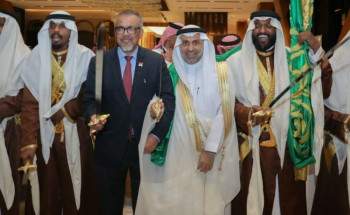 وزير الصحة ورئيس الاتحاد الدولي للسيارات يدعوان جميع البلدان لتعزيز خطط العمل الوطنية لمكافحة مقاومة مضادات الميكروبات