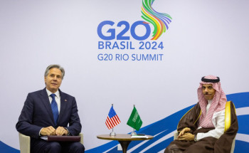 وزير الخارجية يلتقي وزير الخارجية الأمريكي