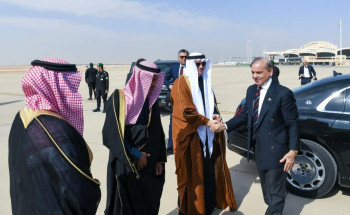 رئيس الوزراء الباكستاني يغادر الرياض