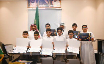 لتفوقهم دراسيًا.. رئيس مجلس حي الملك فهد الأول الأستاذ سعد بن عماش السحيمي يكرم عددا من طلاب مدارس الحي