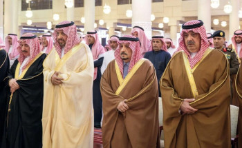أمير منطقة الرياض يؤدي صلاة الميت على صاحبة السمو الأميرة نجلاء بنت سعد بن محمد بن سعود آل عبدالرحمن آل سعود