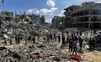 “الموت من أجل الطحين وفي الخيام”.. استشهاد 9 فلسطينيين بقصف إسرائيلي على غزة