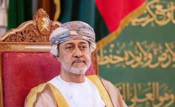 “سلطان عمان” يهنئ قيادة المملكة بمناسبة الفوز باستضافة كأس العالم لكرة القدم 2034