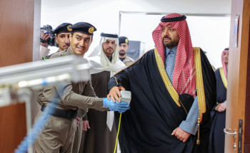 أمير منطقة الحدود الشمالية يتفقّد مبنى إدارة الأدلة الجنائية الجديد