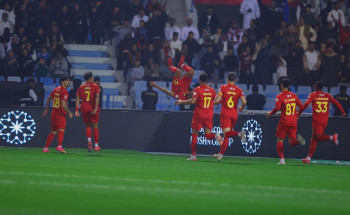 في الوقت القاتل وبهدف أوباميانغ.. القادسية يفوز على الهلال في مباراة مثيرة