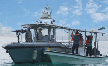 حرس الحدود ينقذ 4 مواطنين تعطلت واسطتهم البحرية بالشرقية