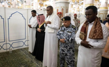 رئيس الوزراء الصومالي يزور المسجد النبوي