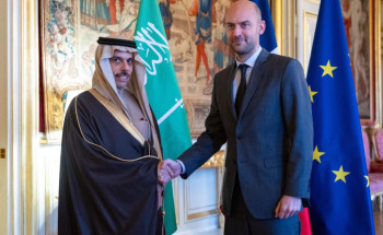 سمو وزير الخارجية يلتقي وزير الخارجية الفرنسي