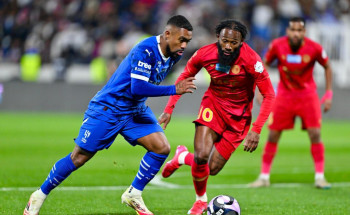 في مباراة مثيرة.. ضمك يجبر الهلال على التعادل ويمنح الاتحاد الصدارة