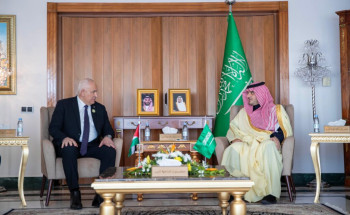 الأمير عبدالعزيز بن سعود يلتقي وزير الداخلية الفلسطيني